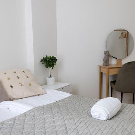 2Ndhomes City Center 2Br Apartment By The Finnish National Theatre With Balcony And Park View Helsinki Ngoại thất bức ảnh