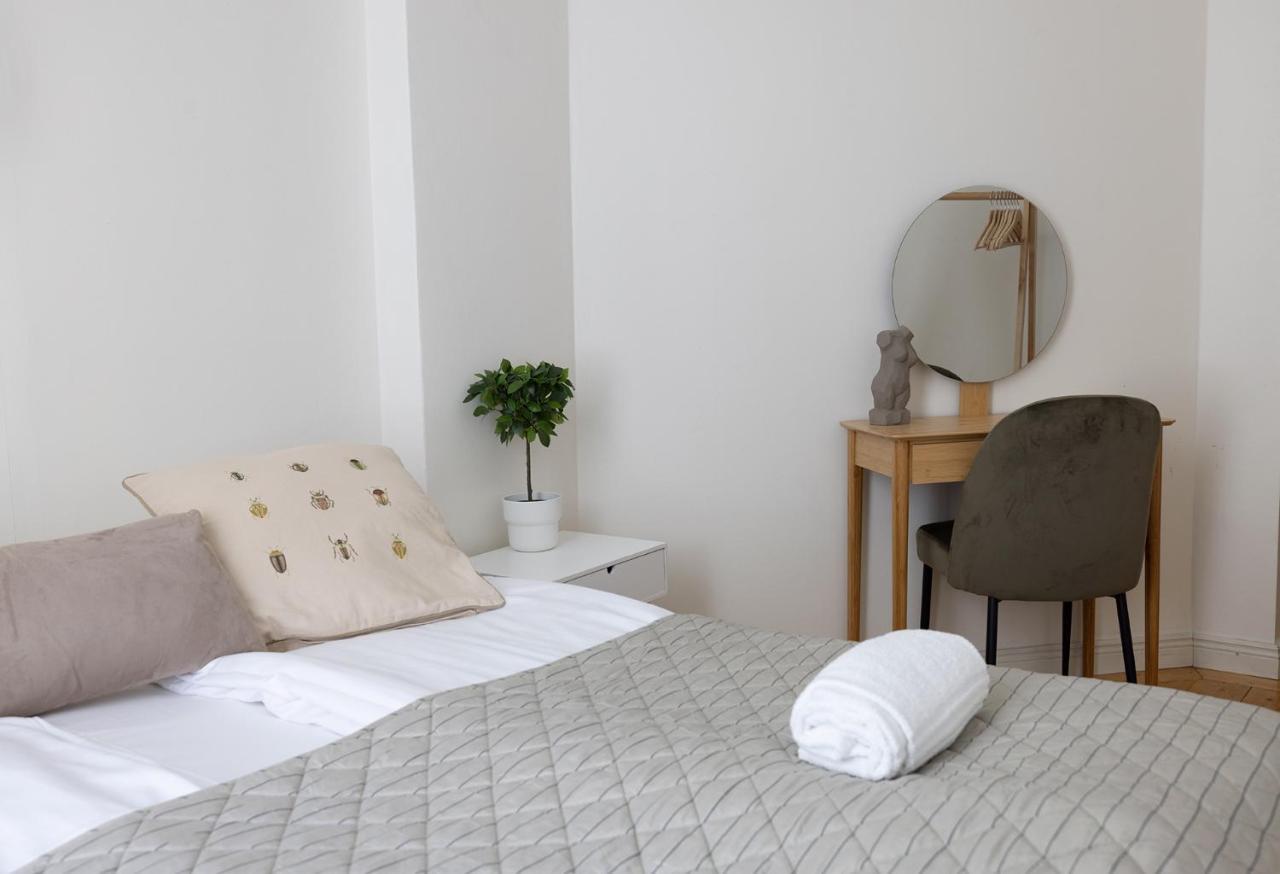 2Ndhomes City Center 2Br Apartment By The Finnish National Theatre With Balcony And Park View Helsinki Ngoại thất bức ảnh