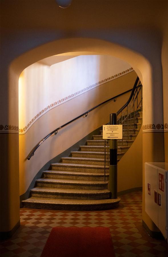 2Ndhomes City Center 2Br Apartment By The Finnish National Theatre With Balcony And Park View Helsinki Ngoại thất bức ảnh